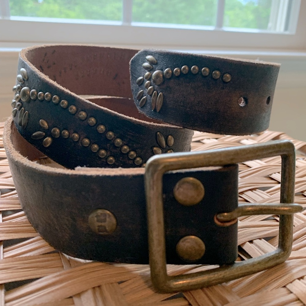 Bed-Stu, women’s Brown Leather Belt with Brass Accents, size Medium.